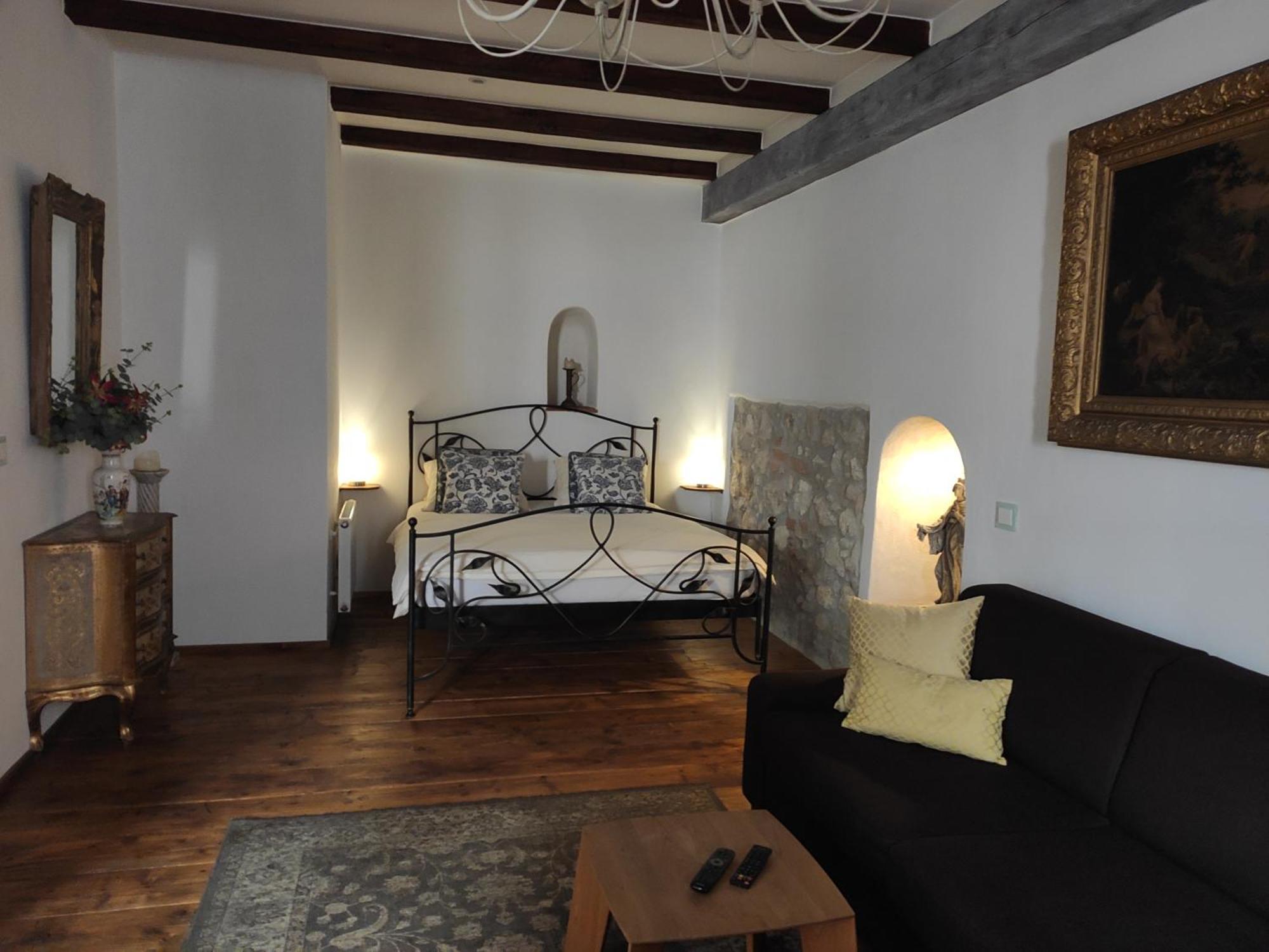 Apartmany Antico Микулов Екстериор снимка